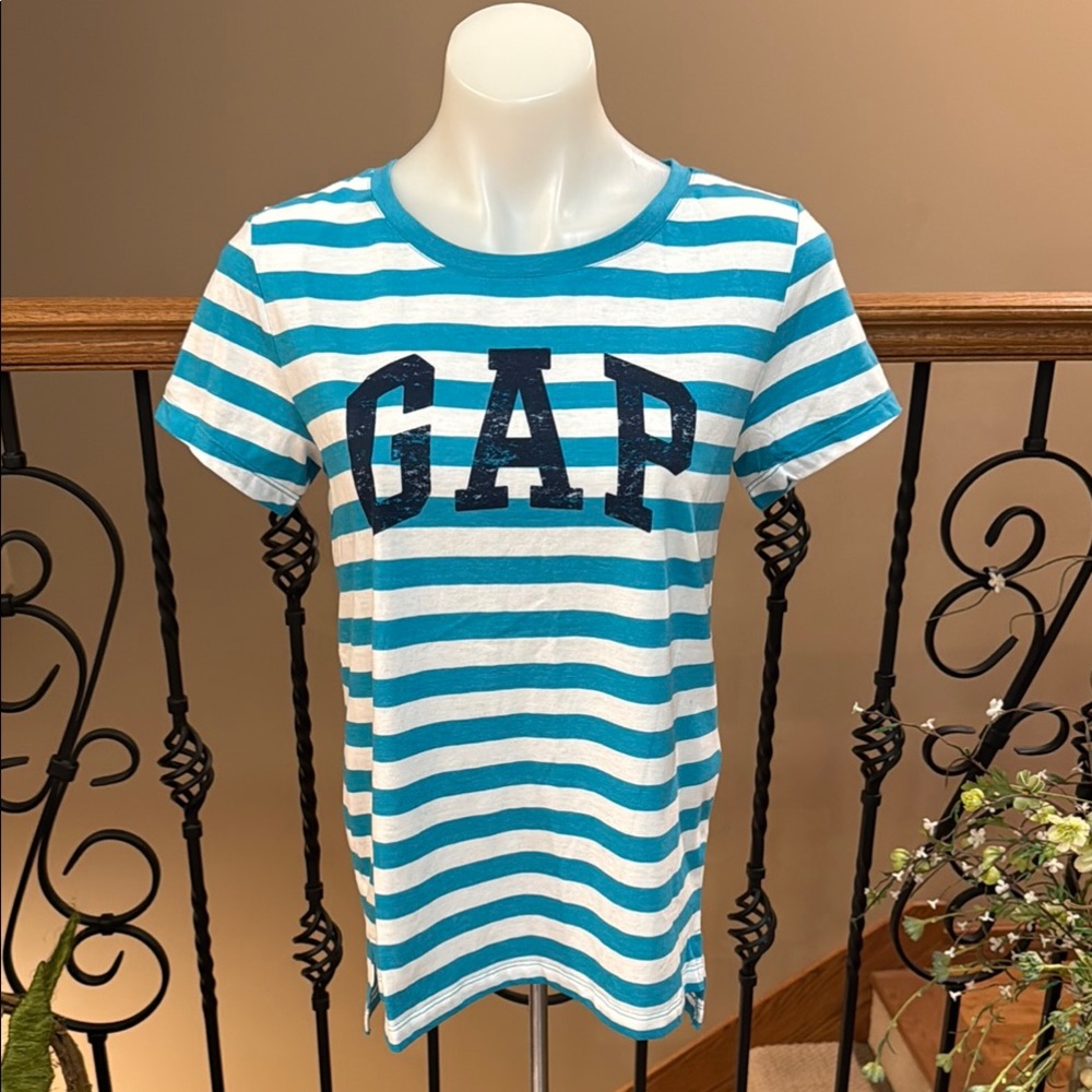 Gap logo striped tee